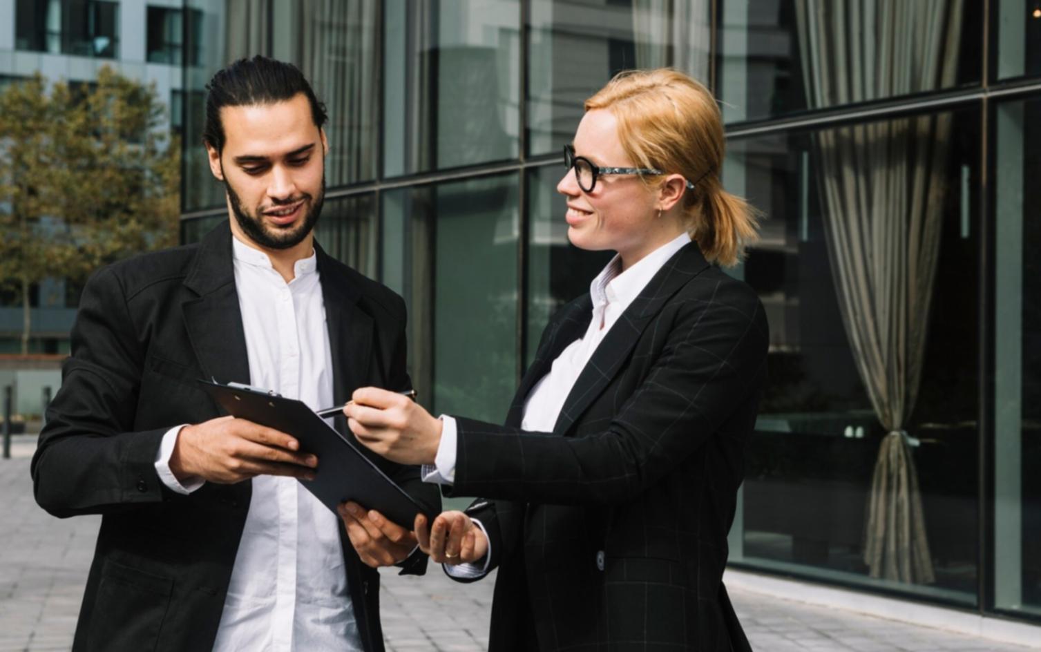 Analyse financière approfondie avec documents et graphiques